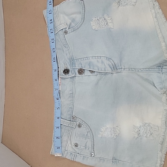 Hot Kiss CiCi Short, Size 9, Light Wash, Distressed, Button Fly, EUC - Picture 7 of 9